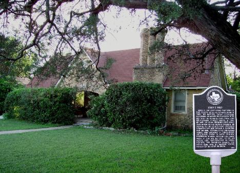 Alla's Historical Bed and Breakfast, Spa and Cabana in Dallas Texas