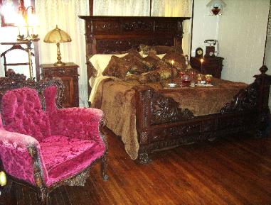 The most Romantic bed breakfast in Dallas area! Comfortable King size bed with private bathroom