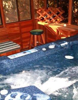 In the corner of Spa & Cabana you will find a bar with cold beer, wine, soft drinks,and comfortable sitting area.
